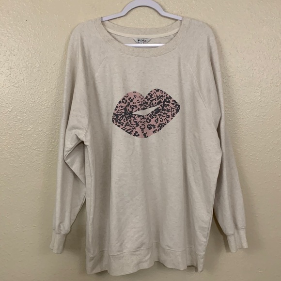 Wildfox Baby Pink Leopard Print Lips Oversized Sweater Size XL NWOT - Picture 2 of 6
